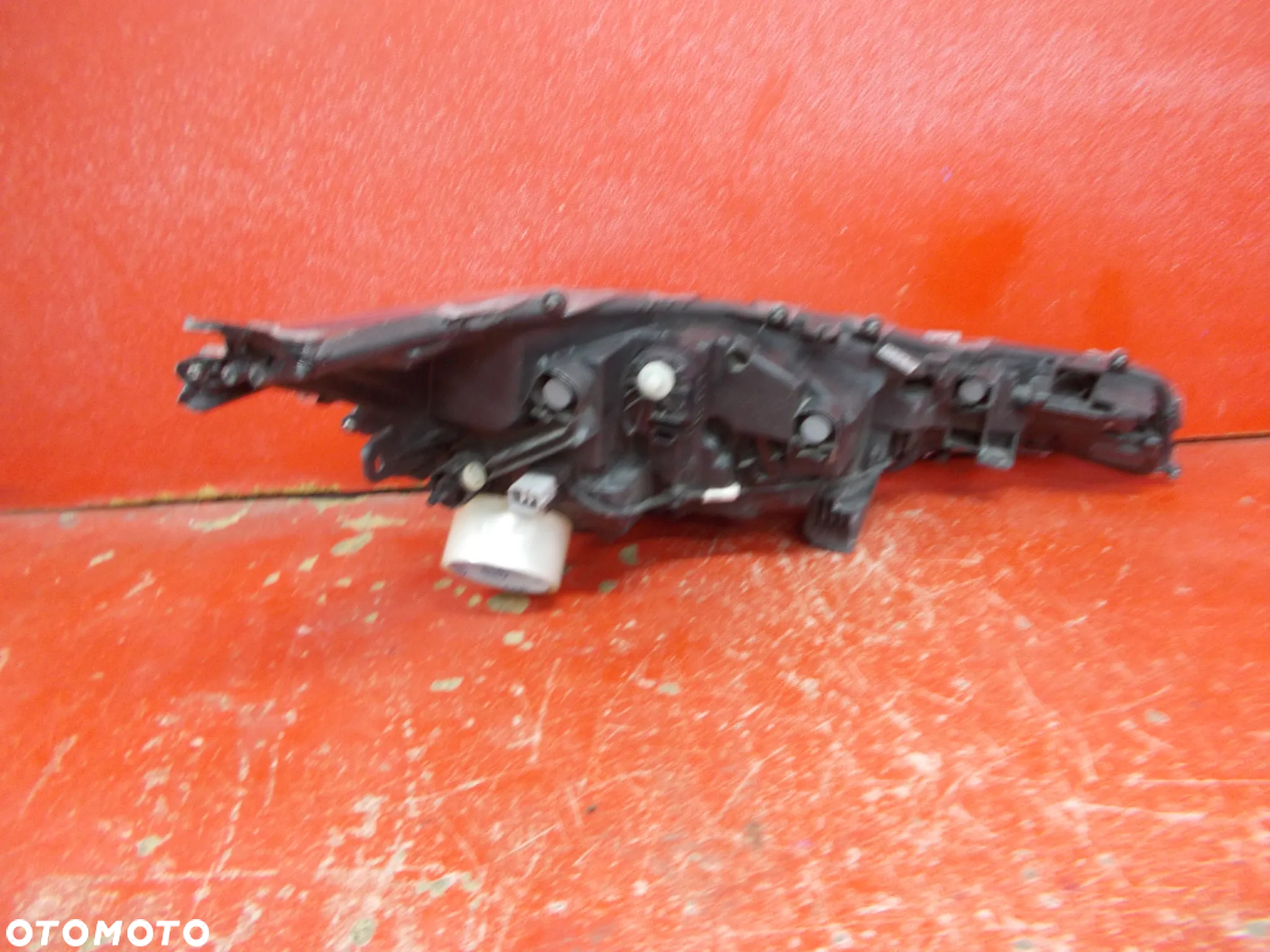 TOYOTA COROLLA E21 LAMPA FULL LED LEWA KOMBI HB - 81150-02560 - 3
