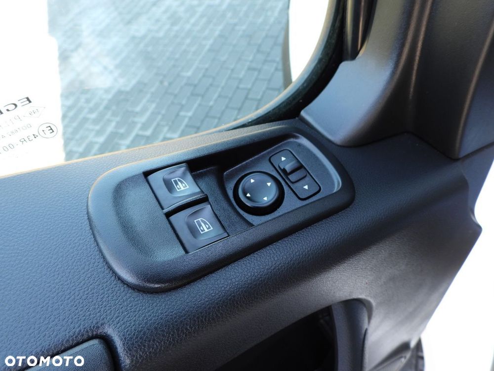 Renault MASTER KONTENER WINDA 8 PALET TEMPOMAT LEDY KLIMATYZACJA  145KM - 29