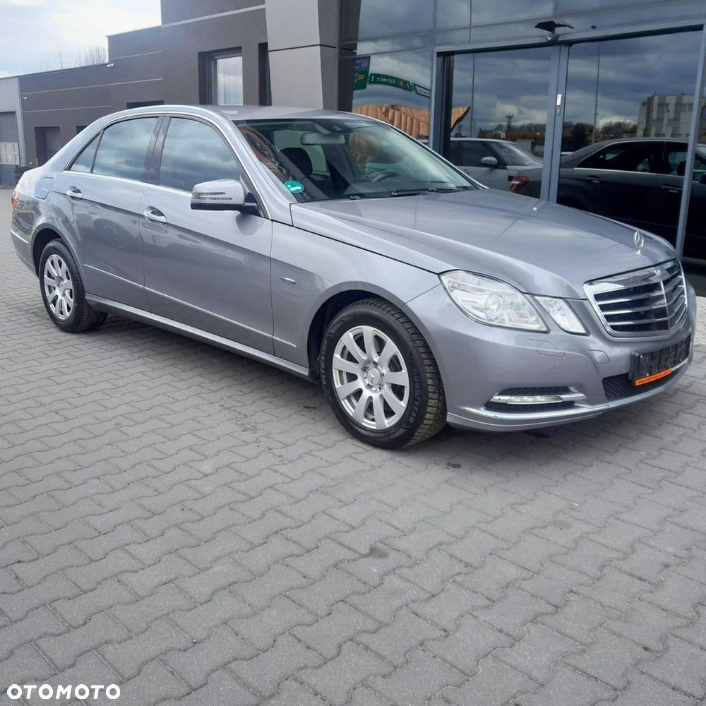 Mercedes-Benz Klasa E 350 CGI BlueEFFICIENCY 7G-TRONIC Elegance - 3