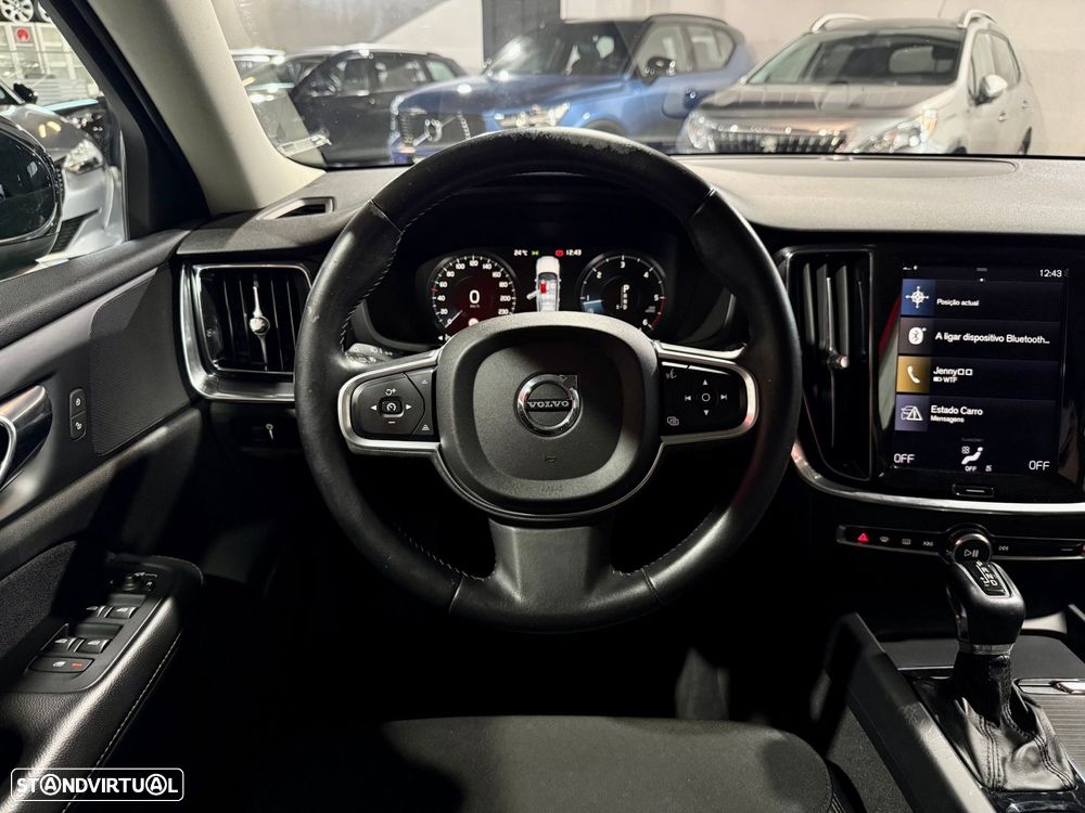Volvo V60 2.0 D3 Momentum Plus Geartronic - 24