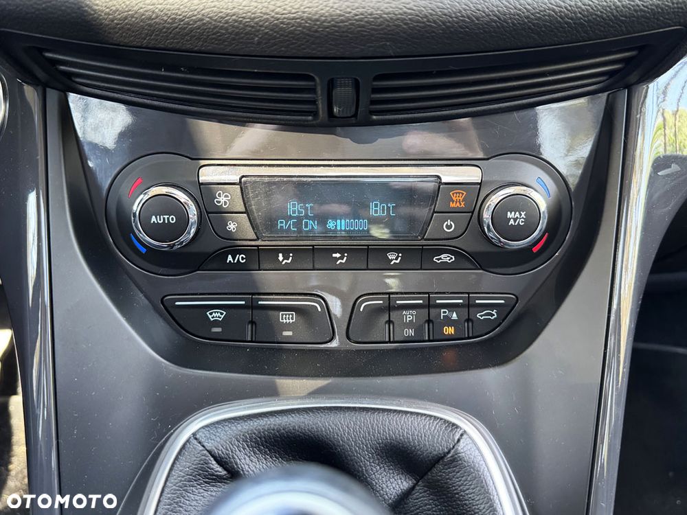 Ford Kuga 2.0 TDCi 4x4 Titanium - 29