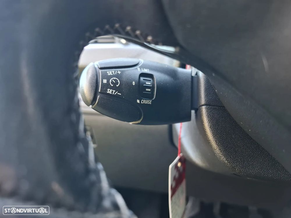 Peugeot 2008 1.6 BlueHDi Allure - 32