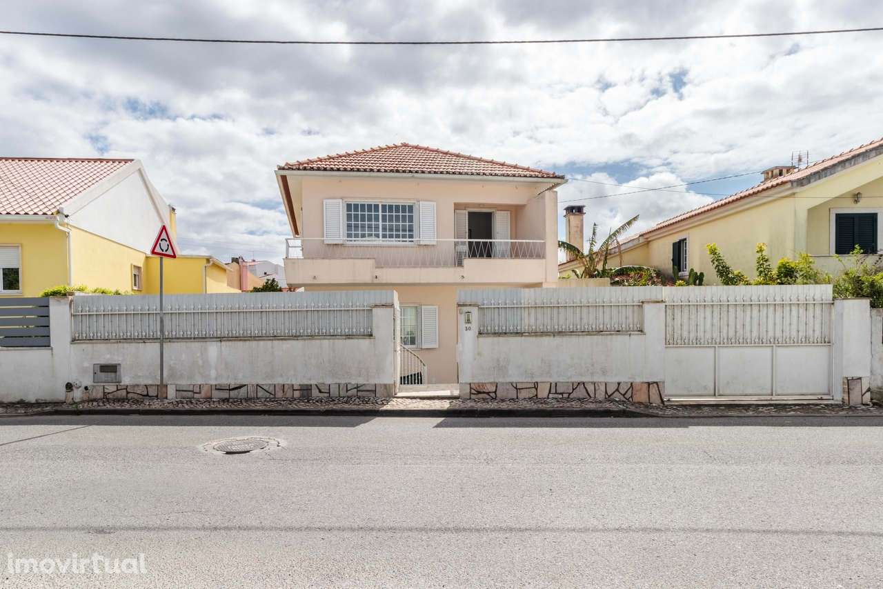 Moradia T5 c/ Anexo e Terreno de 735m2 em Sacotes, Mem Martins - Grande imagem: 2/60