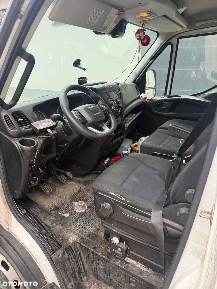 Iveco Daily lift 2019 50c17 10 palet chłodnia izoterma - 9