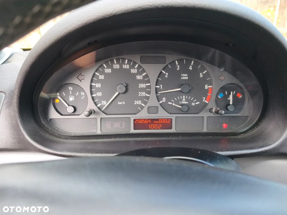 BMW Seria 3 316i - 8