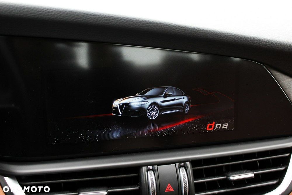 Alfa Romeo Giulia - 31