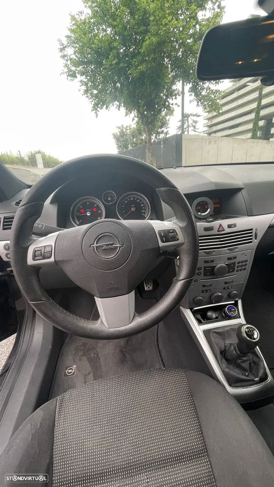 Opel Astra GTC 1.3 CDTI - 4