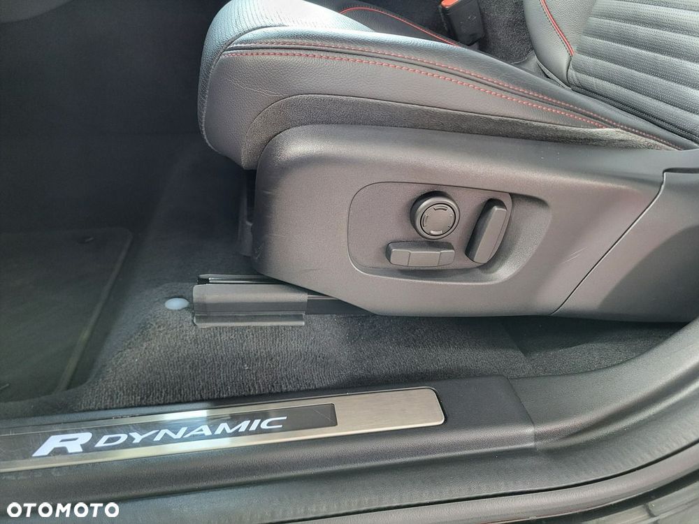 Land Rover Discovery Sport - 10