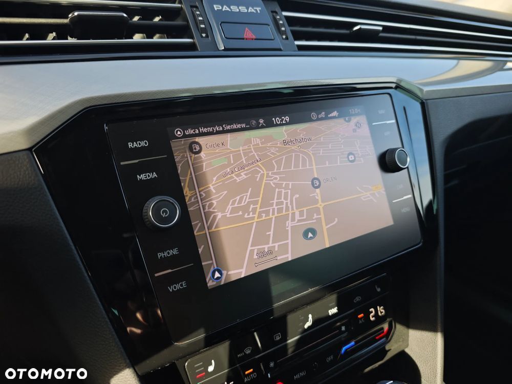 Volkswagen Passat Variant 2.0 TSI Business DSG - 24