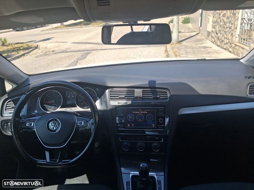 VW Golf 1.6 TDI R-Line - 9