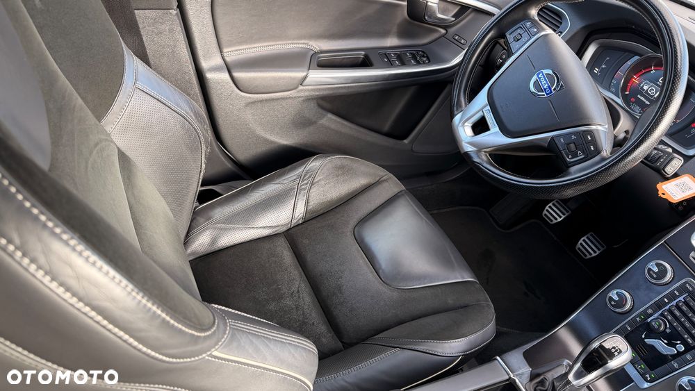 Volvo V60 D4 Drive-E R-Design Summum - 16