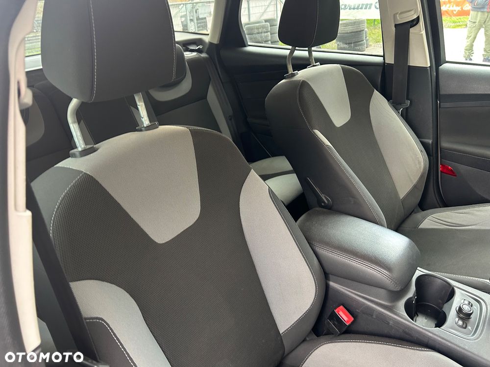 Ford Focus 2.0 TDCi DPF Champions Edition - 14