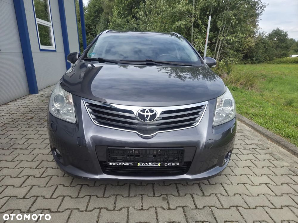 Toyota Avensis 2.0 Executive - 8