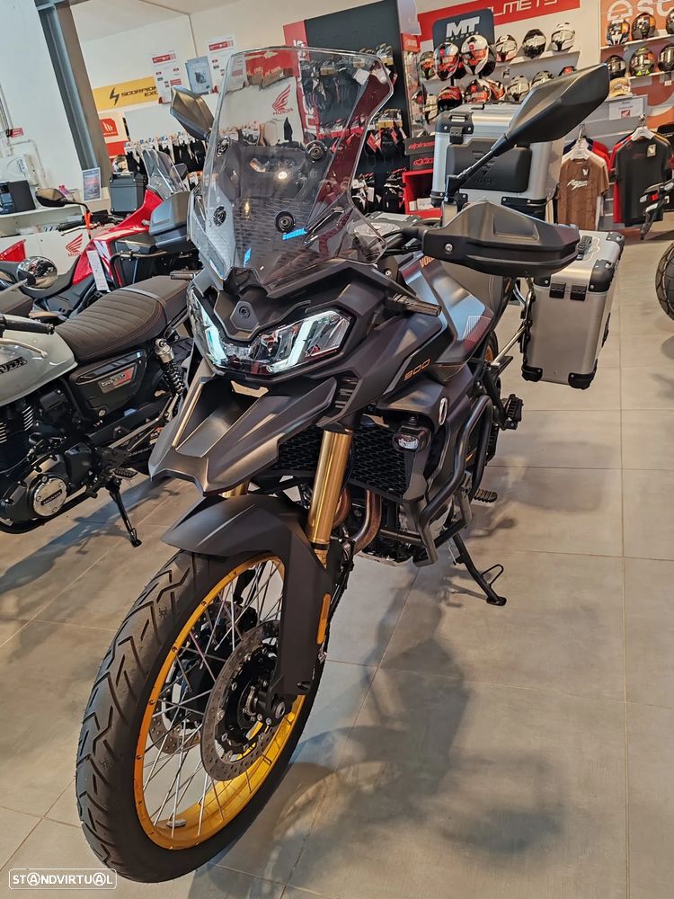 Voge 900DSX Black knight - 1