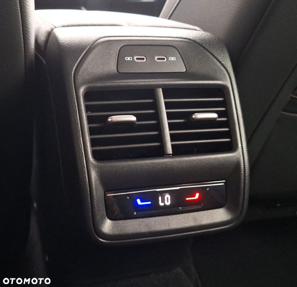 Skoda Superb 2.0 TSI Sportline DSG - 27
