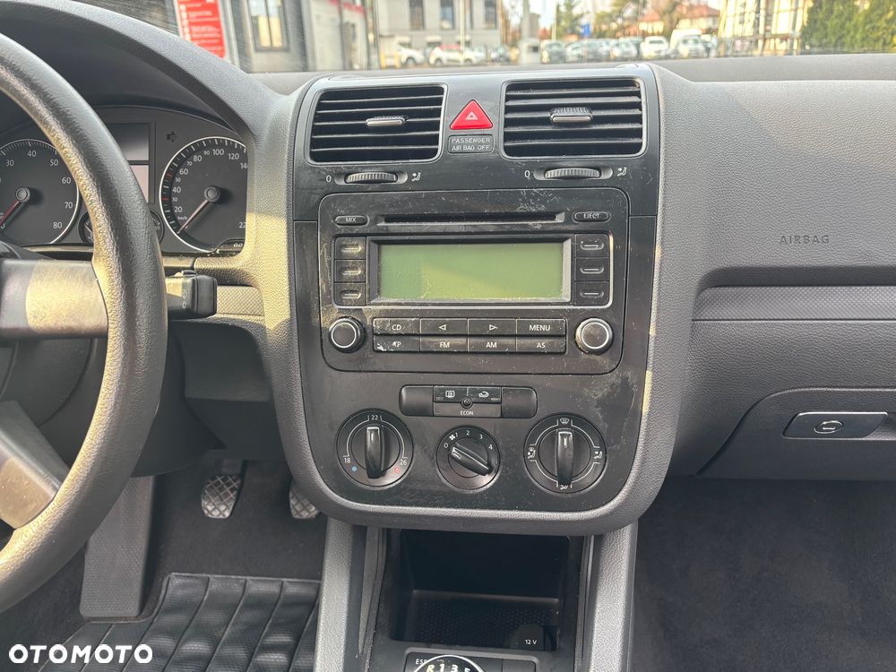 Volkswagen Golf - 24