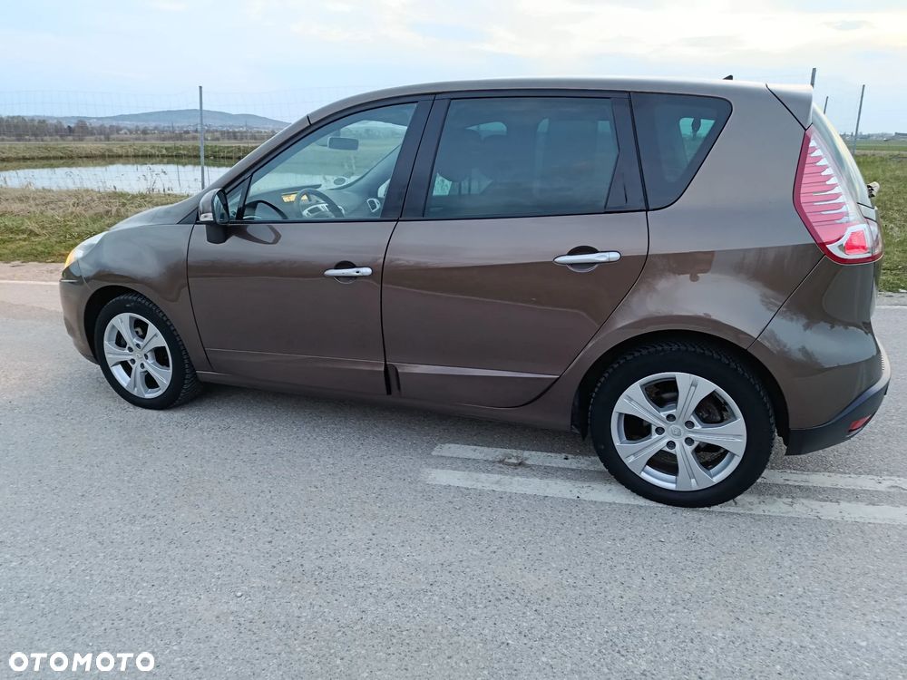 Renault Scenic 1.6 16V 110 Dynamique - 10