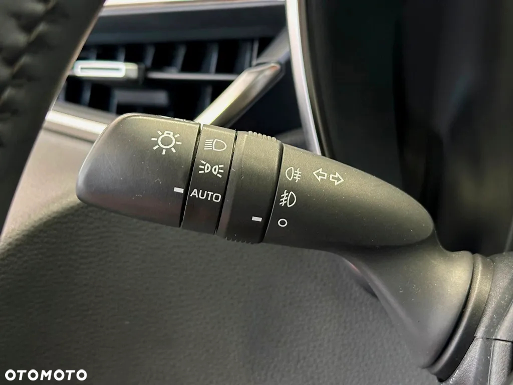 Toyota Corolla 2.0 Hybrid Comfort - 22