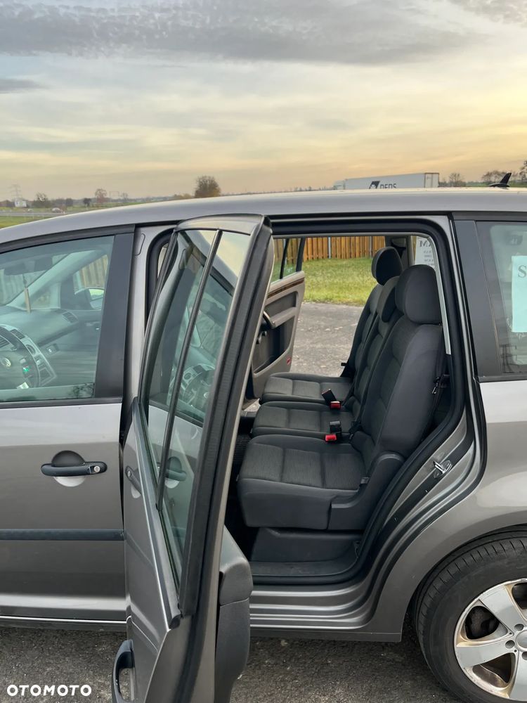 Volkswagen Touran 1.4 TSI Conceptline - 10