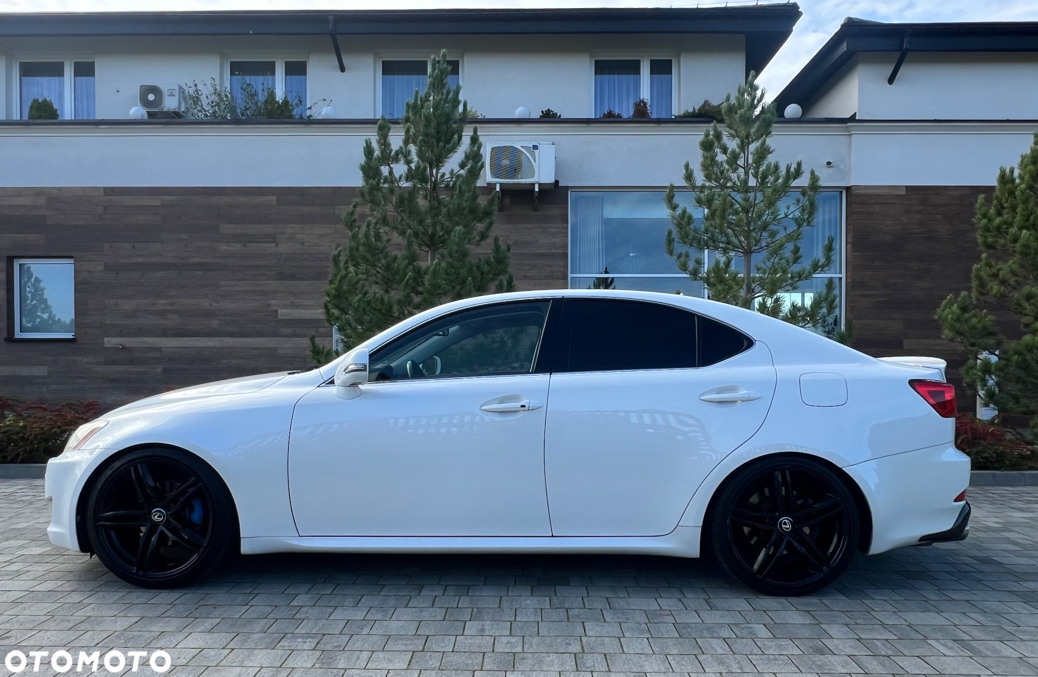 Lexus IS - 10