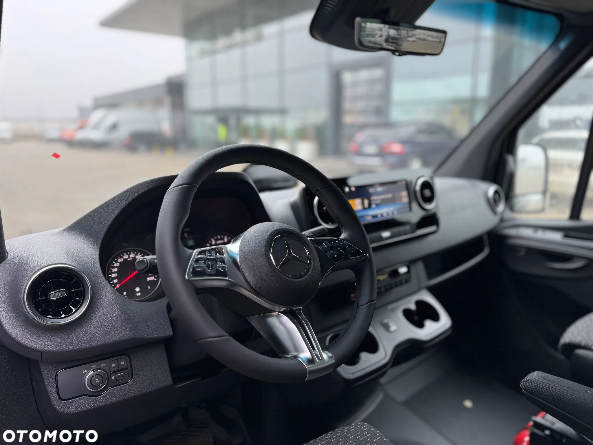 Mercedes-Benz Sprinter - 15