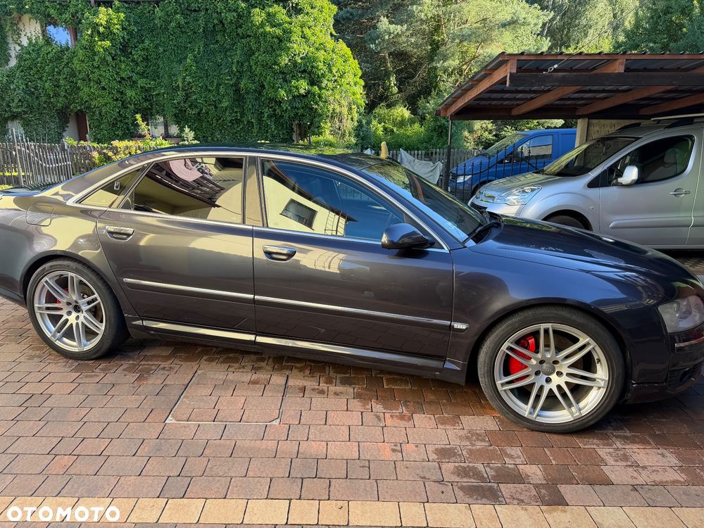 Audi A8 4.2 Quattro - 5