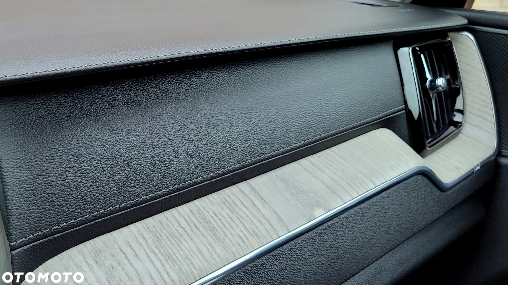 Volvo XC 60 T6 AWD Plug-In Hybrid Inscription - 32