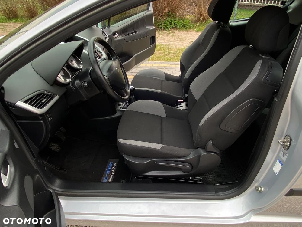 Peugeot 207 75 Urban Move - 33