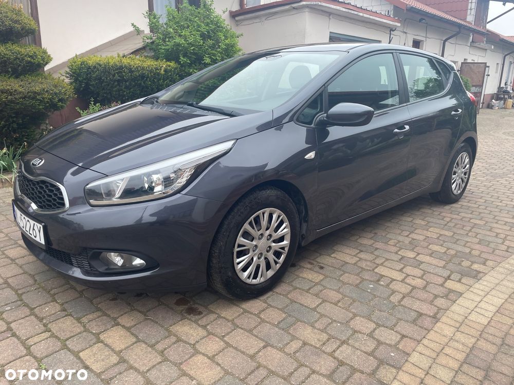 Kia Ceed 1.6 CRDi 115 ISG Vision - 23