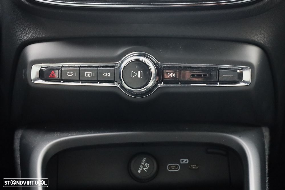 Volvo XC 40 2.0 B3 Plus Dark - 20