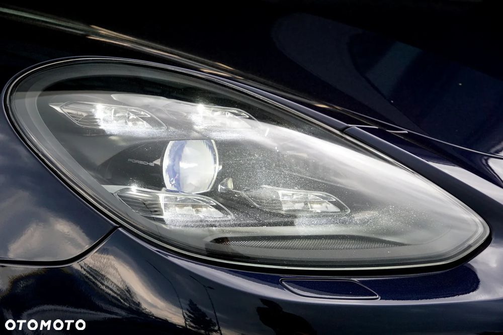 Porsche Panamera 4 - 11