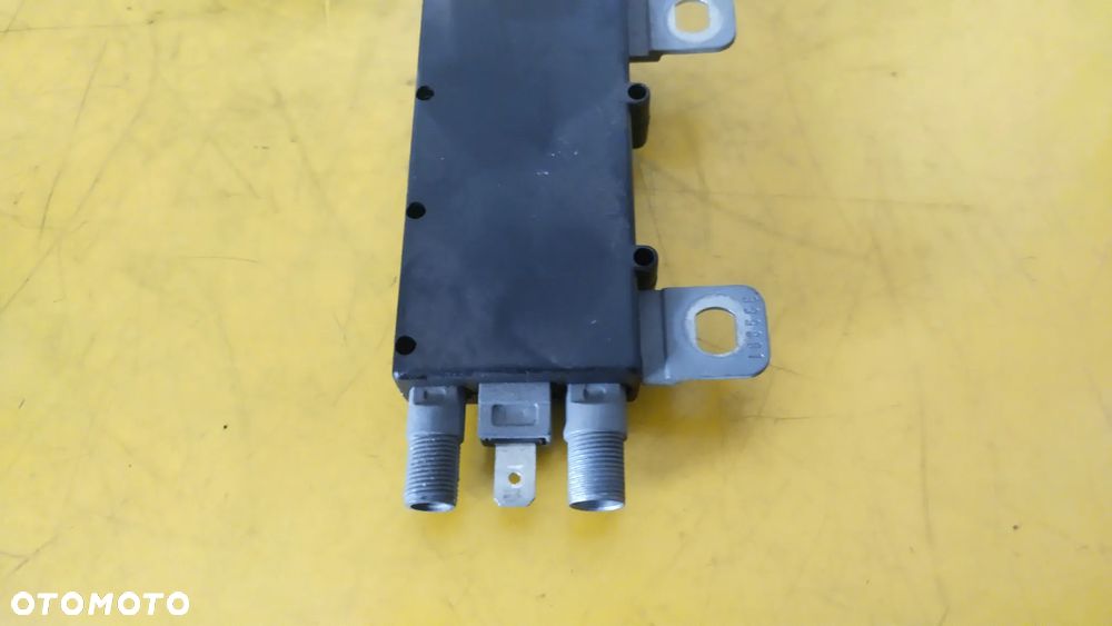 MERCEDES W210 WZMOCNIACZ ANTENY 2108200789 - 3