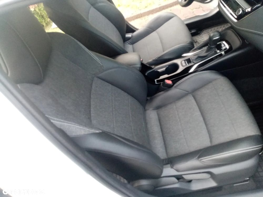 Toyota Corolla 1.8 Hybrid Style - 13