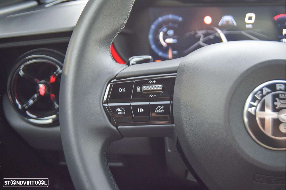 Alfa Romeo Junior 1.2 Sport Speciale eDCT6 - 16