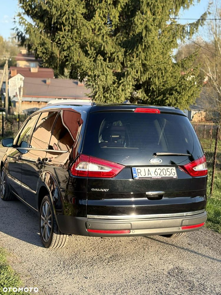 Ford Galaxy 2011 photo 3