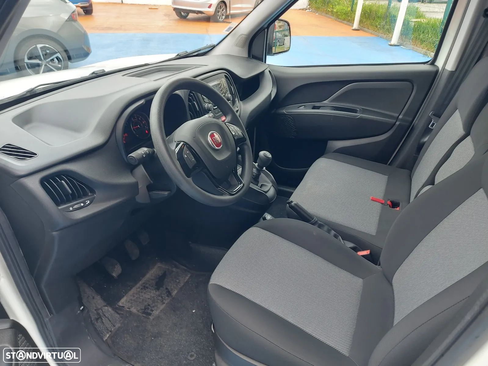 Fiat DOBLO EASY FRIO ESTRADA E GARAGEM - 16