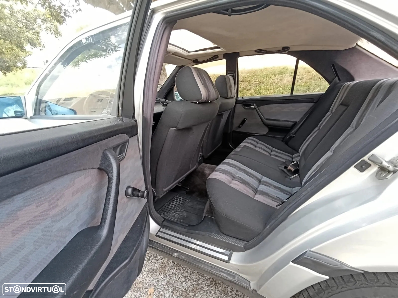 Mercedes-Benz C 220 D Elegance - 22