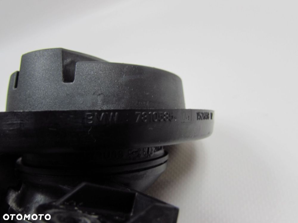 BMW F10 F11 F20 F30 E90 2.0 D N47 WLEW OLEJU KOREK 7810585 - 7