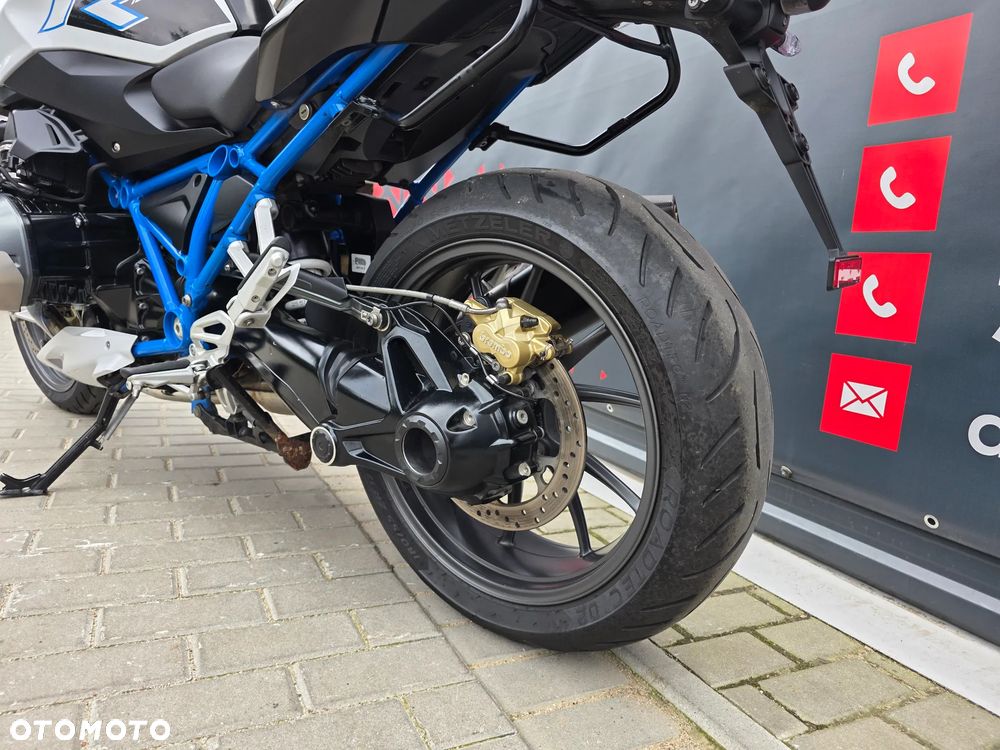 BMW R - 8
