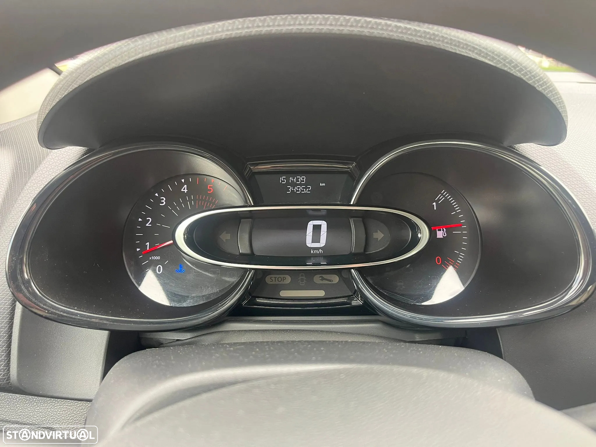 Renault CLIO 1.5 dCI 75cv - ZEN - AC - IVA DEDUTÍVEL - 29
