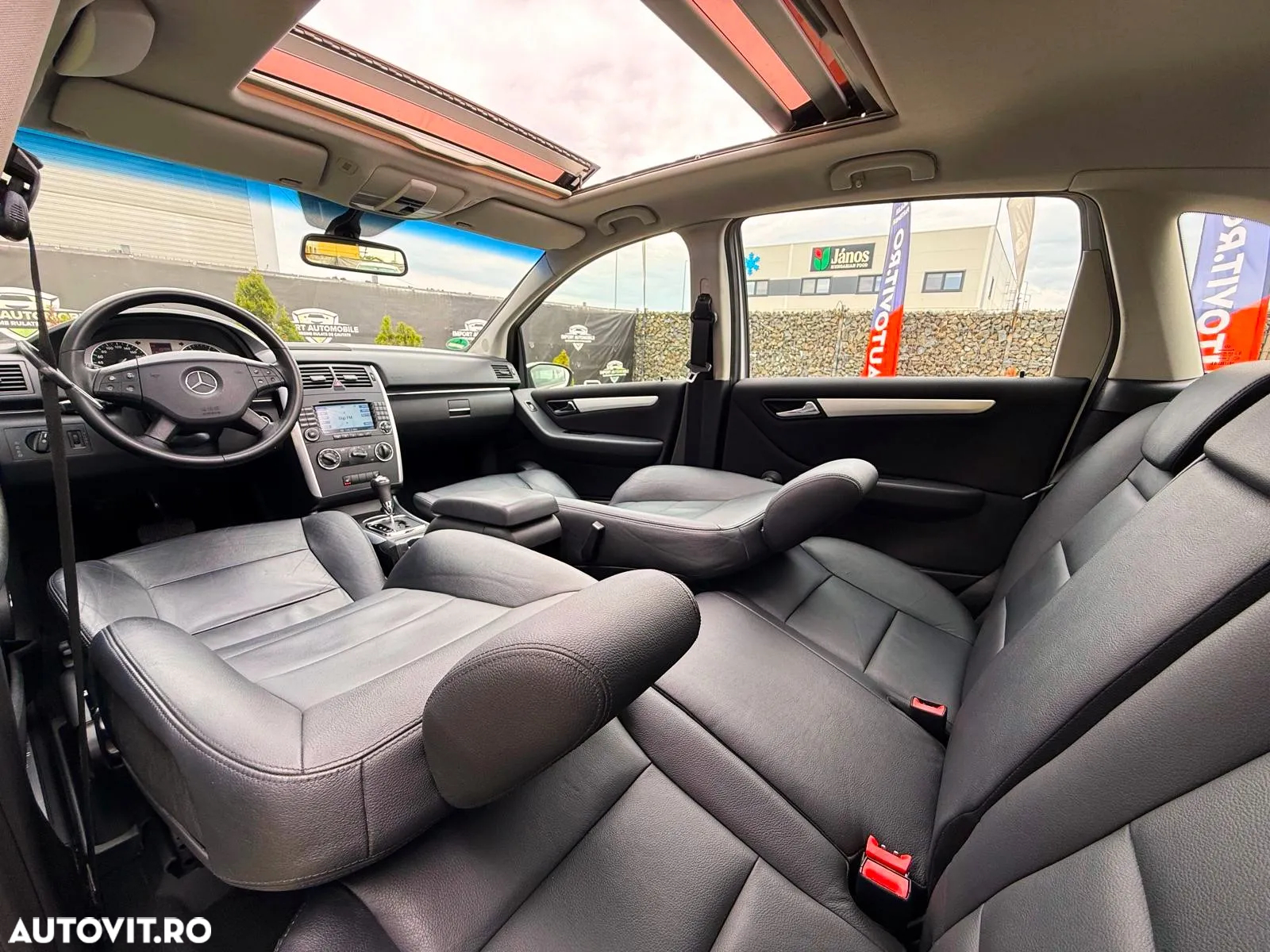 Mercedes-Benz B - 24