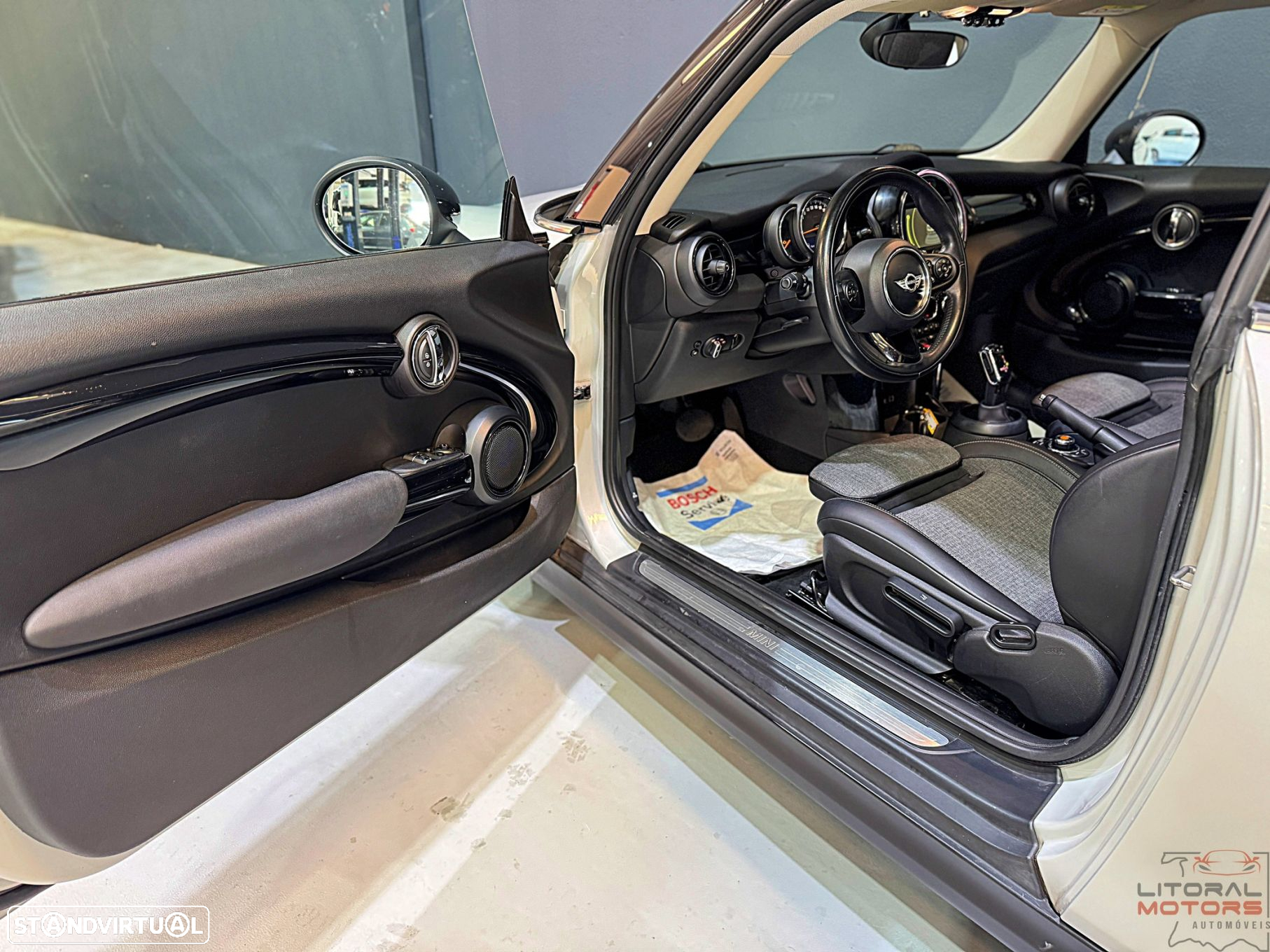 MINI 3 Portas Cooper D Auto - 13