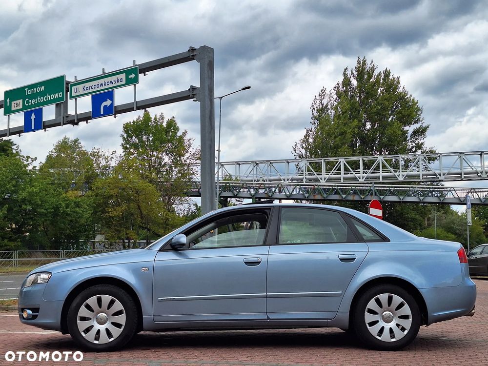 Audi A4 Limousine - 3