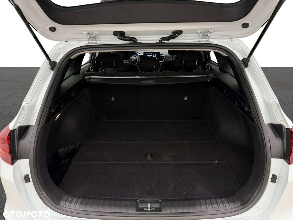 Kia Ceed - 12