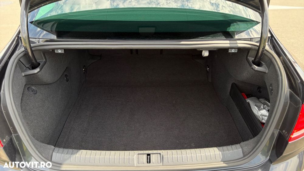 Volkswagen Passat - 19