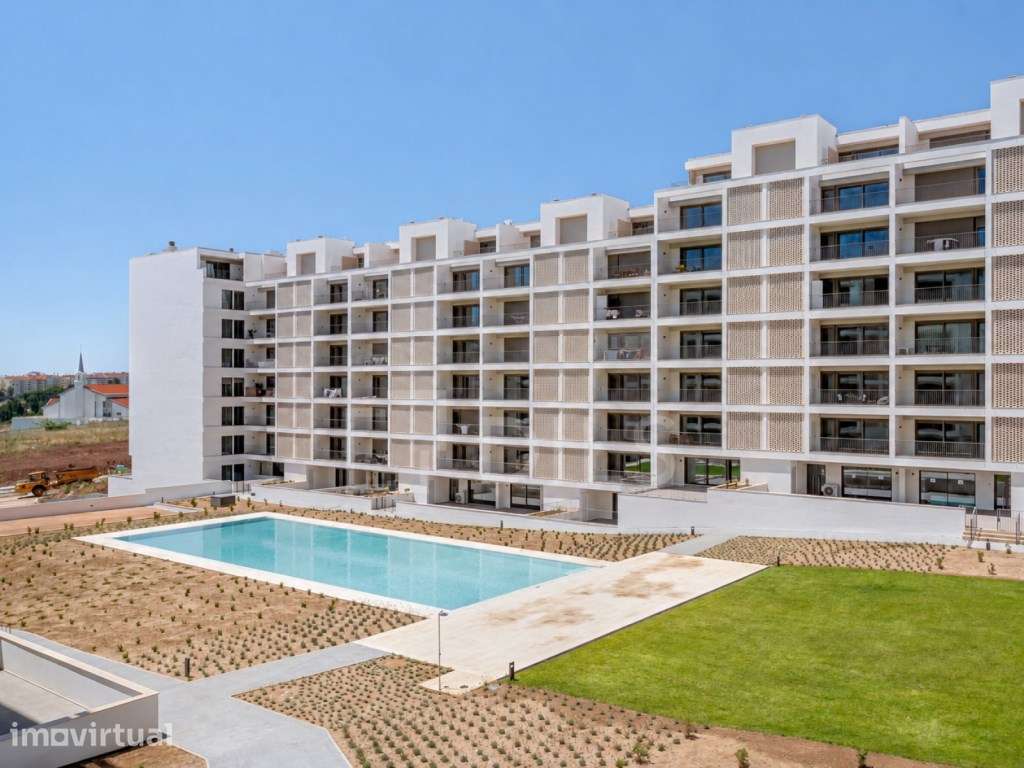 Apartamento T1, com terraço e piscina em Santo António dos Cavaleiros - Grande imagem: 4/19