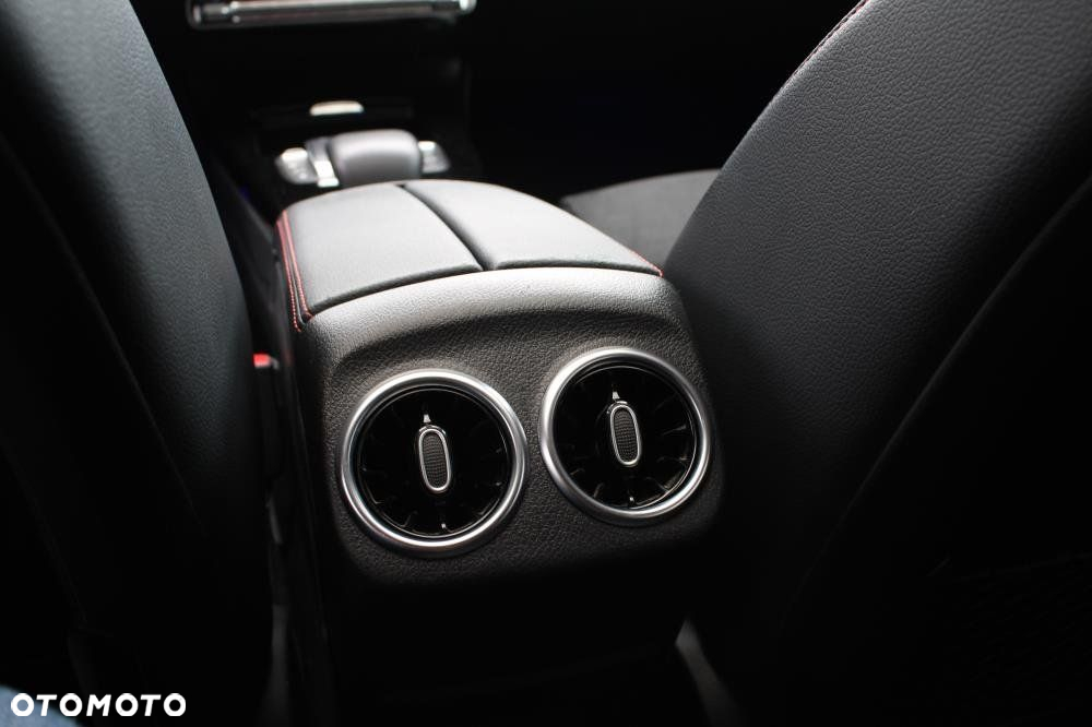 Mercedes-Benz CLA - 35