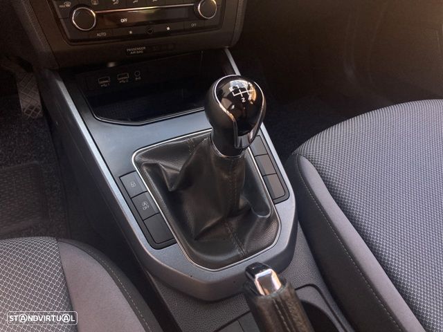 SEAT Arona 1.6 TDI Reference — fotografia 29