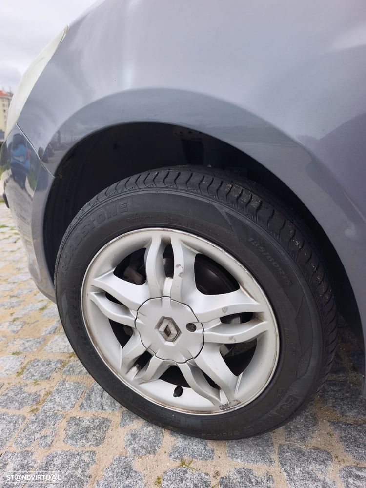 Renault Clio 1.2 16V Confort - 15