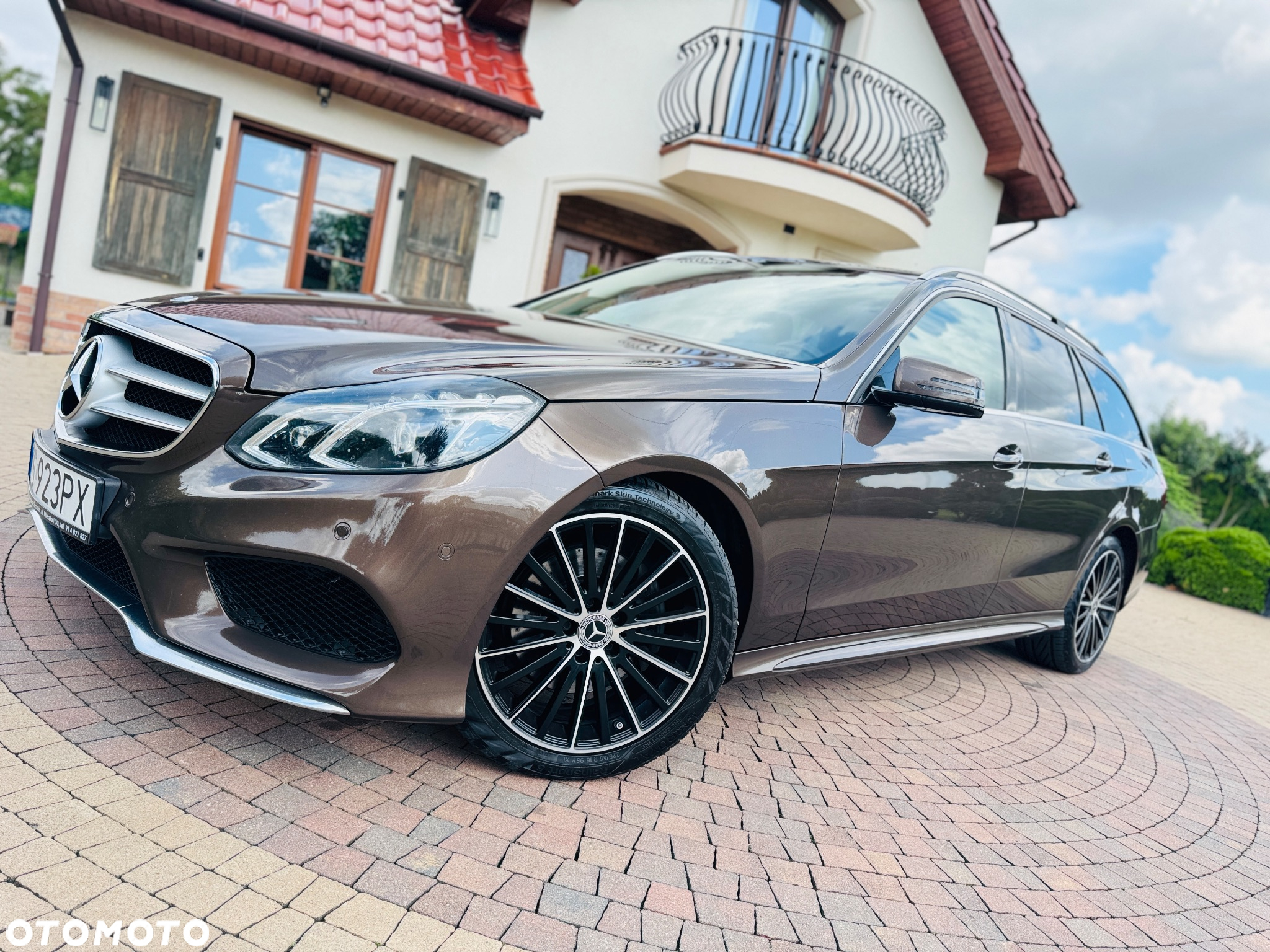 Mercedes-Benz Klasa E 300 T BlueTEC HYBRID 7G-TRONIC Avantgarde - 17